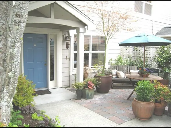 1230 Weaver Rd NW #5, Bainbridge Island, WA 98110