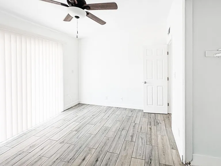 4202 N 27th St #11 — Photo 15