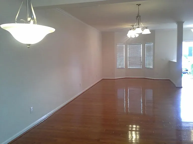 205 Hampshire Downs Dr — Photo 6