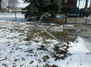 380 Parkview Dr, Detroit, MI 48214