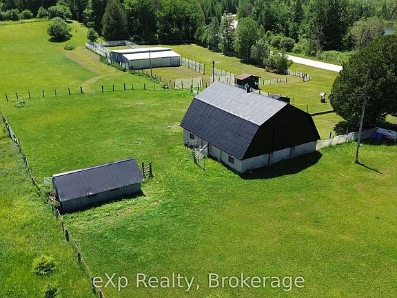 3rd image of 125 Lake Dr
