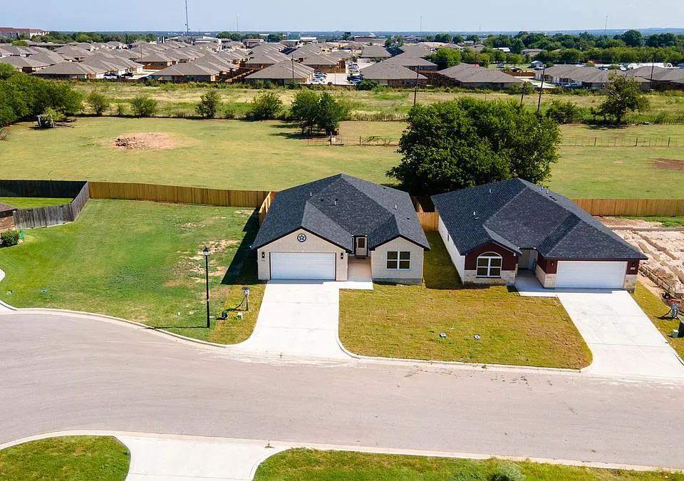 2115 Blackhawk Loop