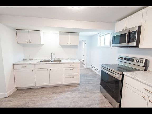 4th image of 99 Beatrice St #A