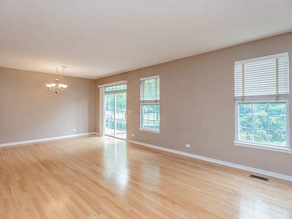 4th image of 133 W Park Ave Unit A