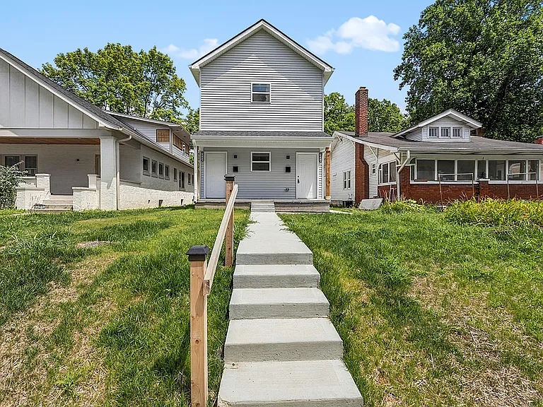 3947 Rookwood Ave #B — Photo 1