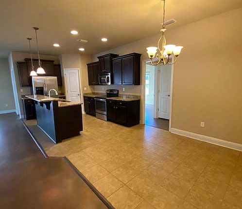 3rd image of 14080 Anandale Cir
