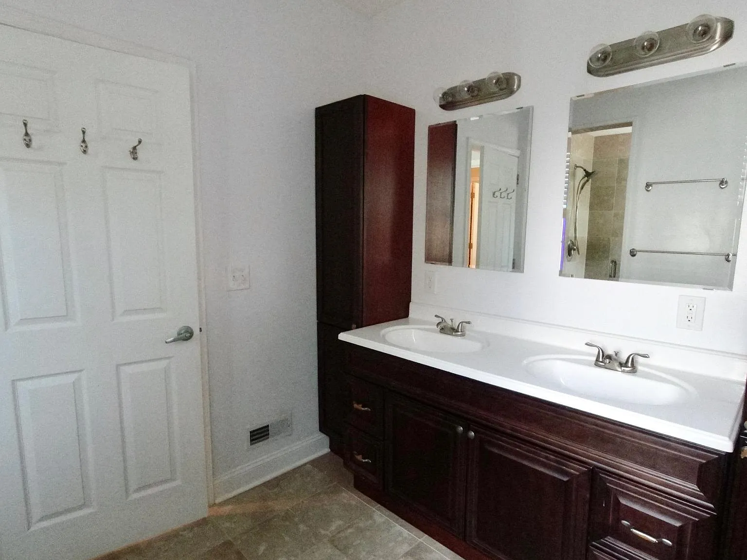 918 E Moyamensing Ave — Photo 4