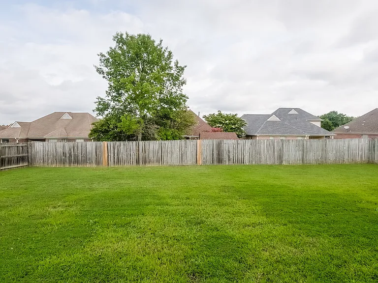 10198 Woodland Hills Dr — Photo 28