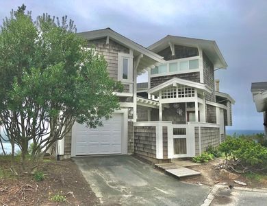 180 Capes Dr, Tillamook, OR, 97141