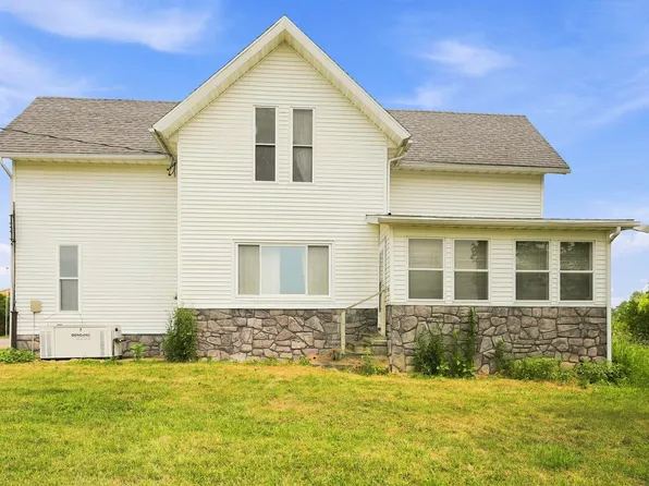 1052 N 75 E, Albion, IN 46701