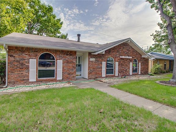 2nd image of 2706 Cedar Elm Ln