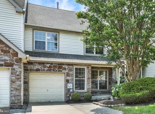 104 Suffield Ct, Chalfont, PA 18914