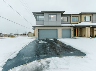 900 Chipping Cir, Ottawa, ON K4M0E7