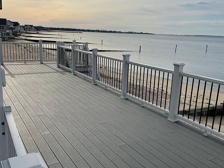 25 Beach Rd W — Photo 10