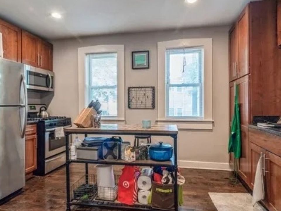 1st image of 3858 N Whipple St #1R