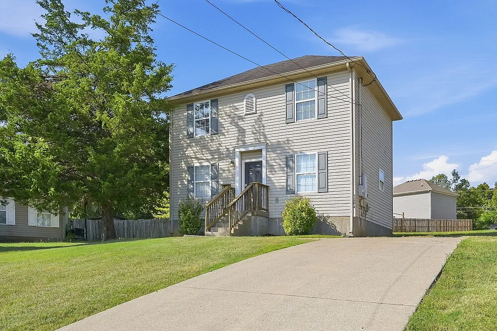 3 bed, 2.0 bath, 1134 sqft, $1,760 — Photo 1