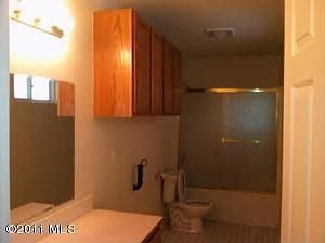 3rd image of 634 S Lincoln Pl