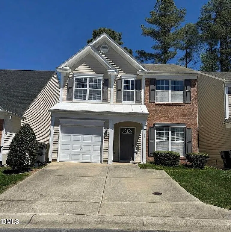 3 bed, 2.5 bath, $2,130 — Photo 1