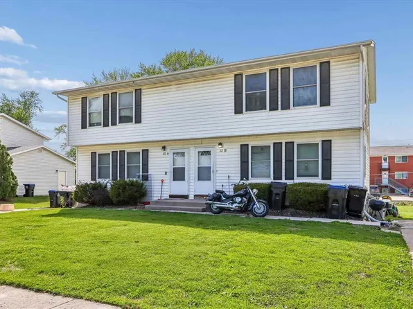 712 19th Ave #A & B, Coralville, IA 52241