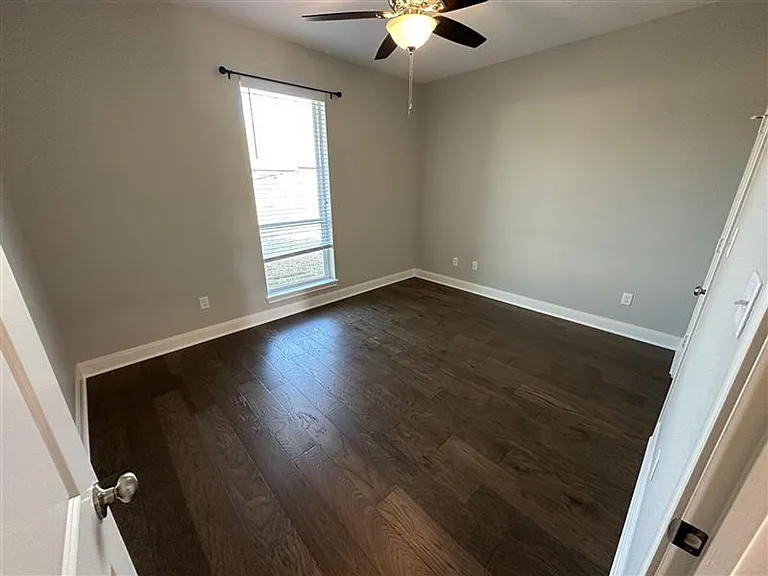 11948 Gillian Ct — Photo 32
