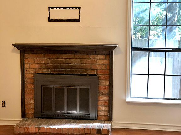 4th image of 605 Mulberry St