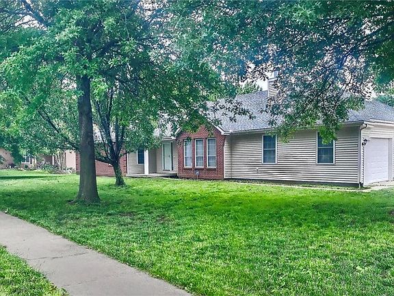 3rd image of 5649 Belmont Dr