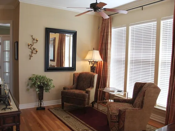 2075 Lakeshore Dr APT B-8, Mandeville, LA 70448
