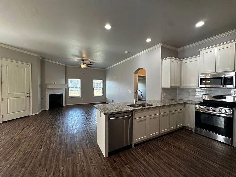 2316 Alta Vista Ln — Photo 13