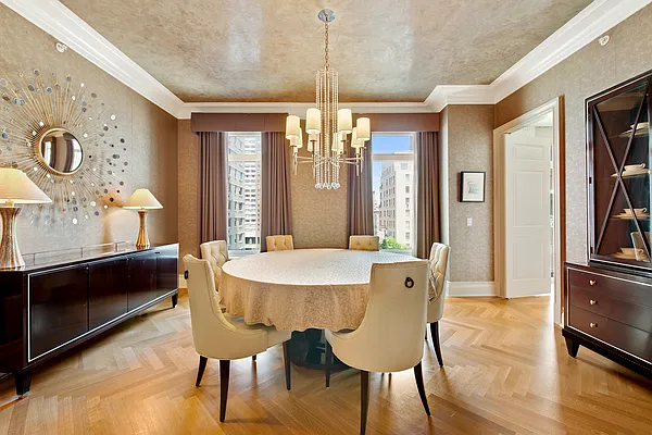 Sold by Mercedes Berk | media 2