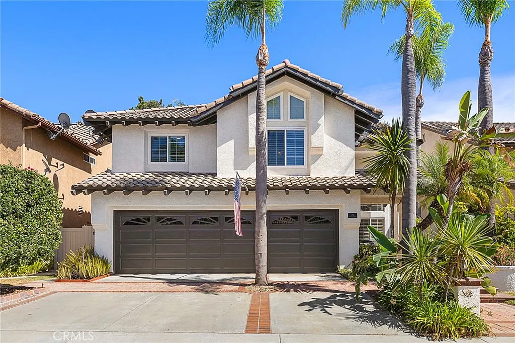 4 bed, 2.5 bath, 2229 sqft, $6,500 — Photo 1