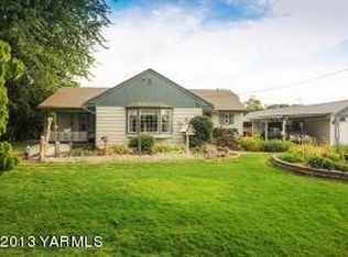 8306 Ahtanum Rd, Yakima, WA 98903