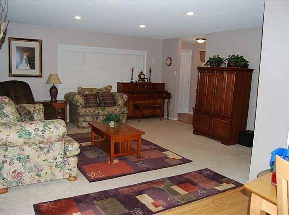 4th image of 234 NE Mulberry Ln