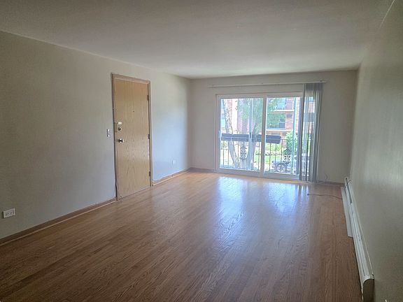 3rd image of 5524 N Chester Ave APT 2S