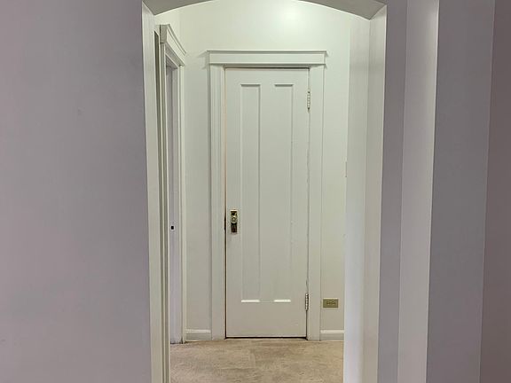4th image of 6430 N Francisco Ave Unit 1B