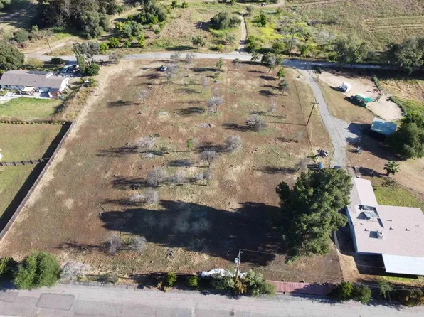 730 Constant Creek Rd, Fallbrook, CA 92028