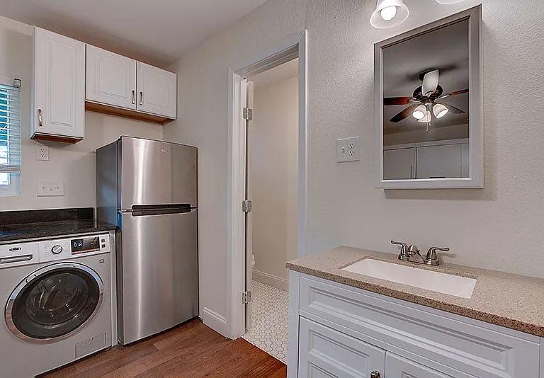 306 E 30th St #110 — Photo 9