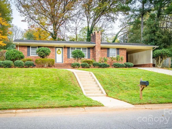306 Holland Cir, Statesville, NC 28677