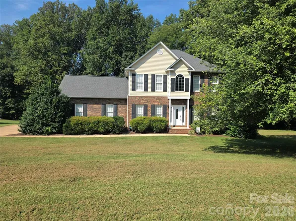 2591 Chandy St, Newton, NC 28658
