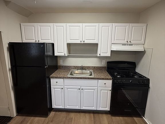 3rd image of 336 W 8th St APT A