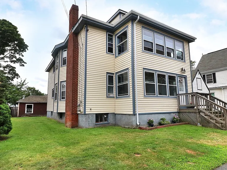 11-13 Holyoke St #1 — Photo 19