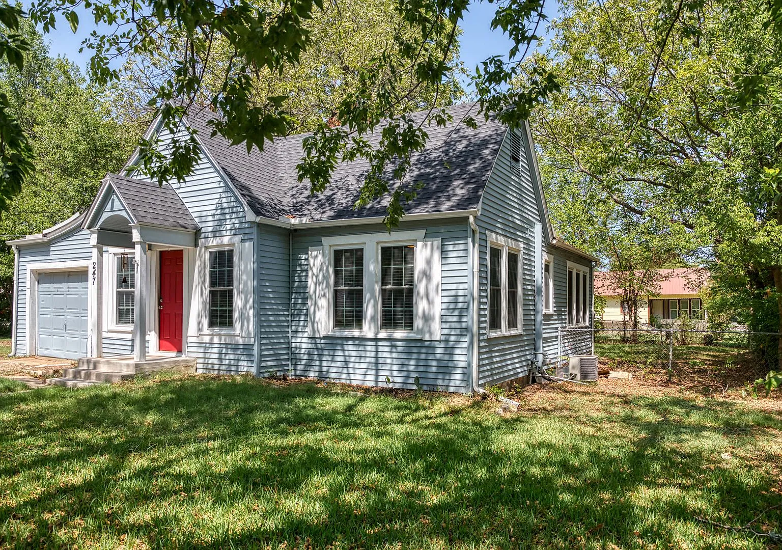 Comfortable 2-Bedroom Home in a Wills Point Community — Photo 3