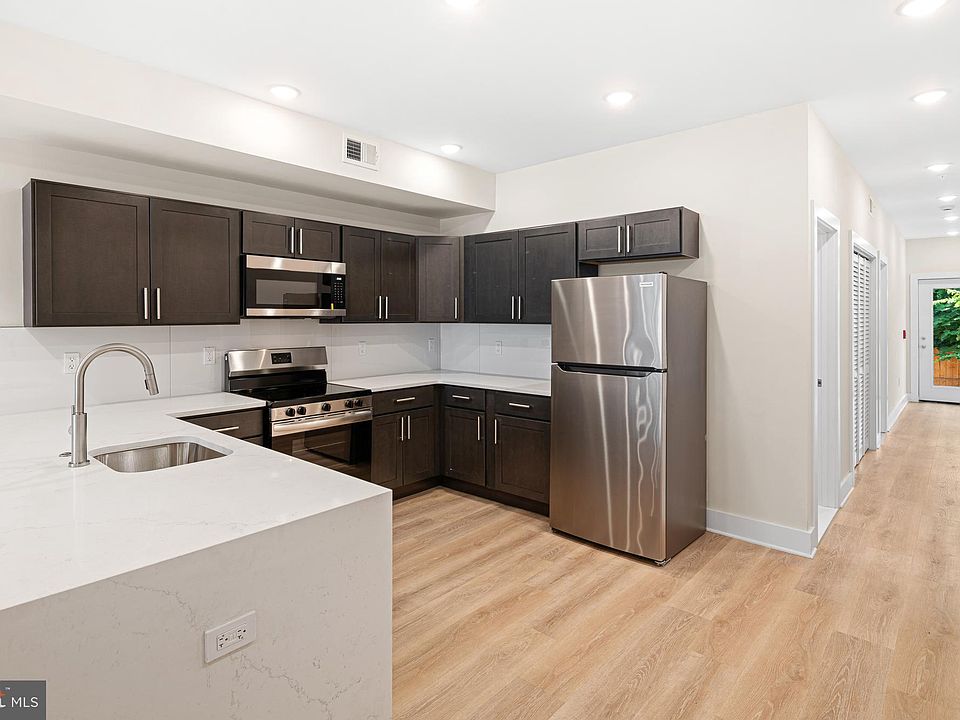 1st image of 5217 Warren St #1/2-1