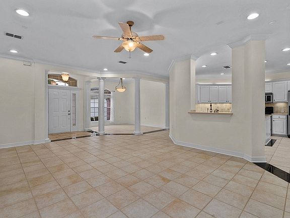 5th image of 3404 Gladstone Way