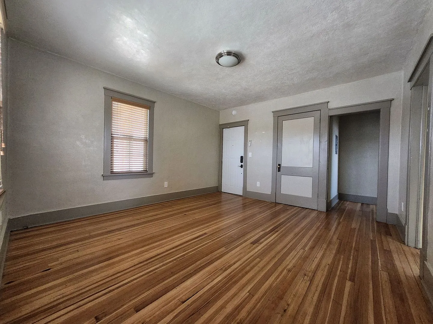 Cozy 1-Bedroom Apartment Available! | Utilities Included | Move-In Special Available! — Photo 2