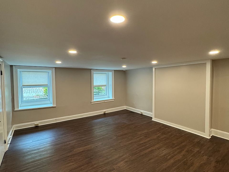 1st image of 9 Washington Pl