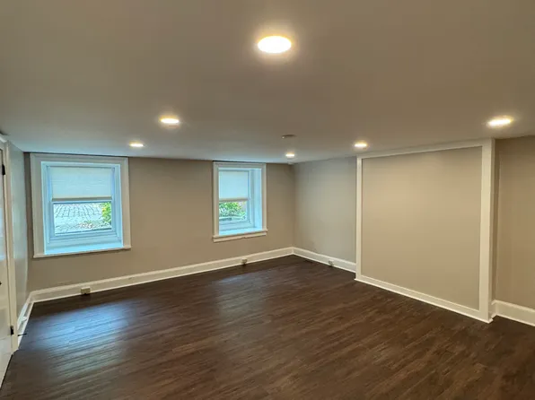 9 Washington Pl, Troy, NY 12180