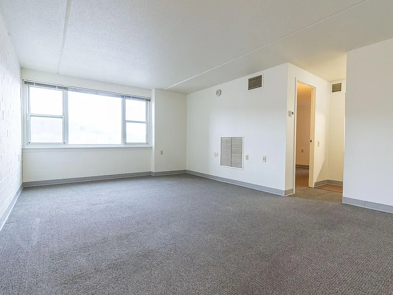 Skyline View Apartments — Photo 9
