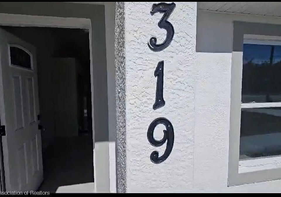 2nd image of 319 Hoover Ave NE