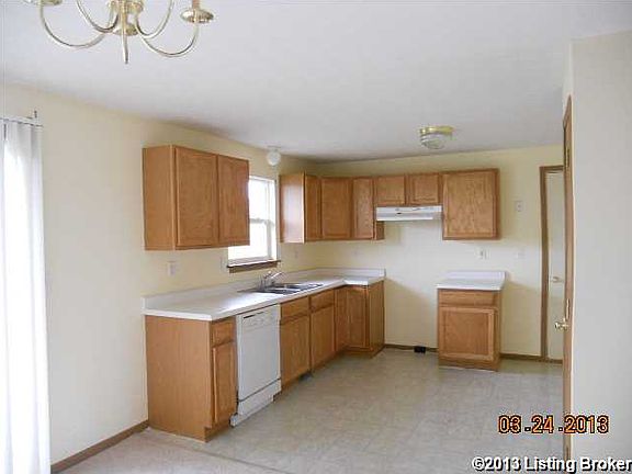 3rd image of 135 Cochran Dr