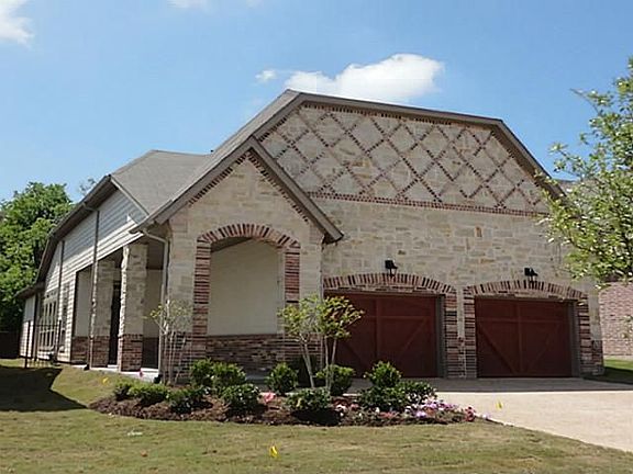 2nd image of 804 Chapel Hill Ln